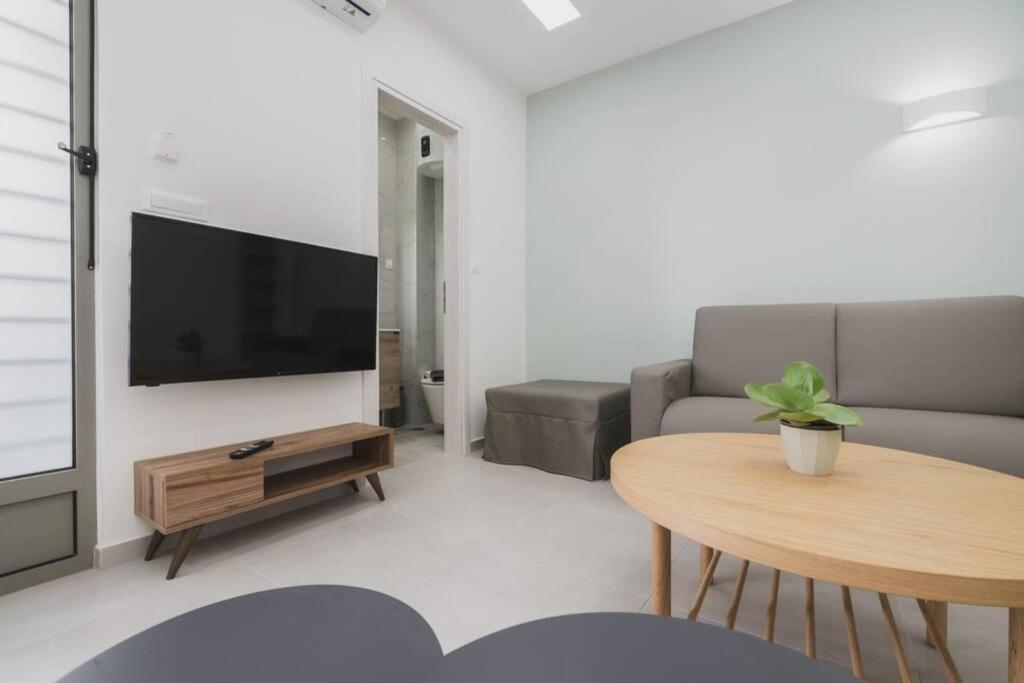 Peris 3 - Central Apt Near Old Town - Ac, Wifi Chania  Ngoại thất bức ảnh